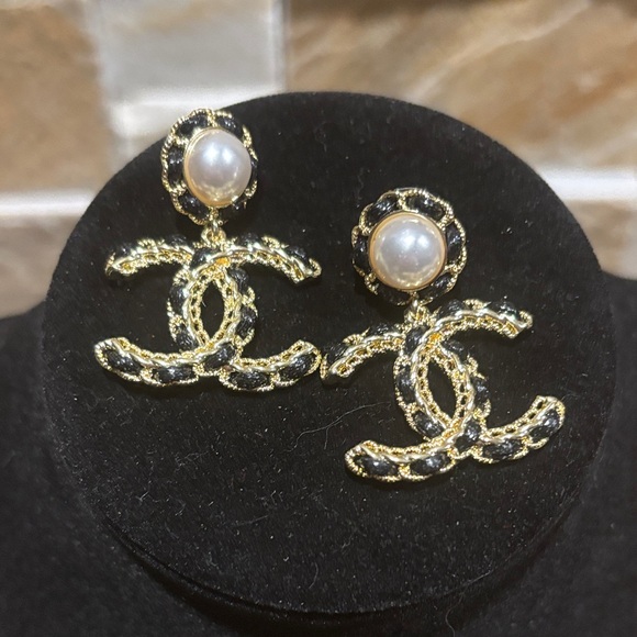 Gold and Black CC Earrings with Pearl Detail - Picture 1 of 3
